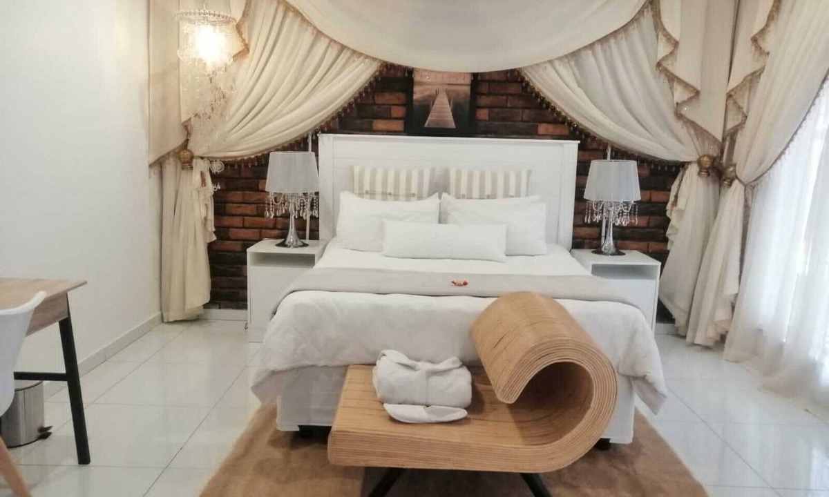 Polokwane Apartment | Ledimor Guesthouse noffers a 4 star accommodation. A stone away from Kruger
