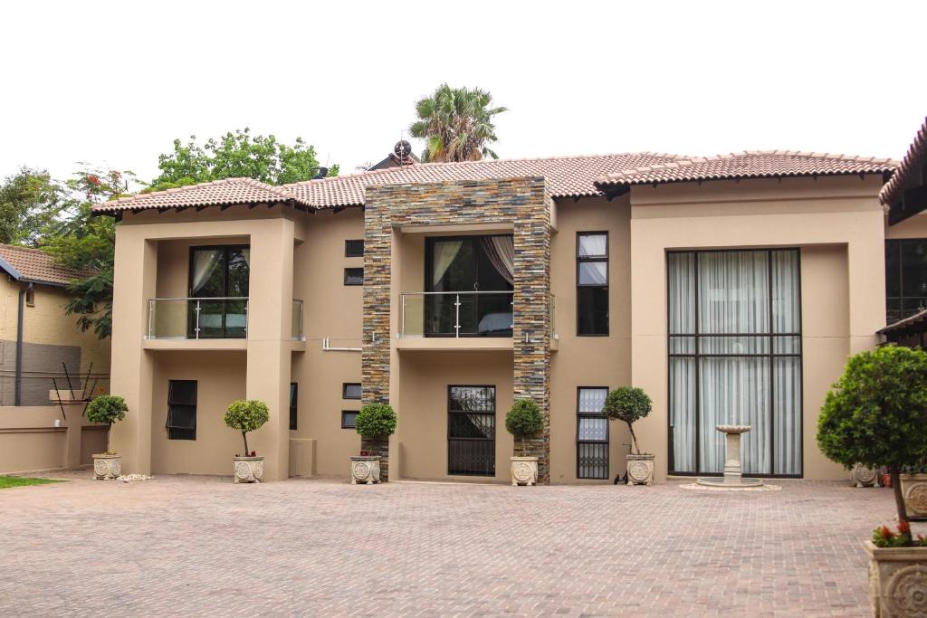 Rustenburg Cabin | Letsatsing Lodge