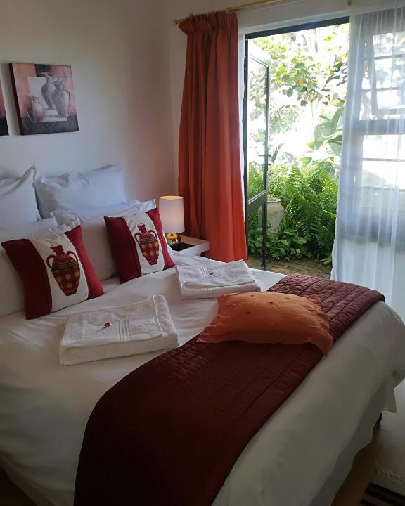 Beacon Bay Apartment | Lighthouse Accommodation