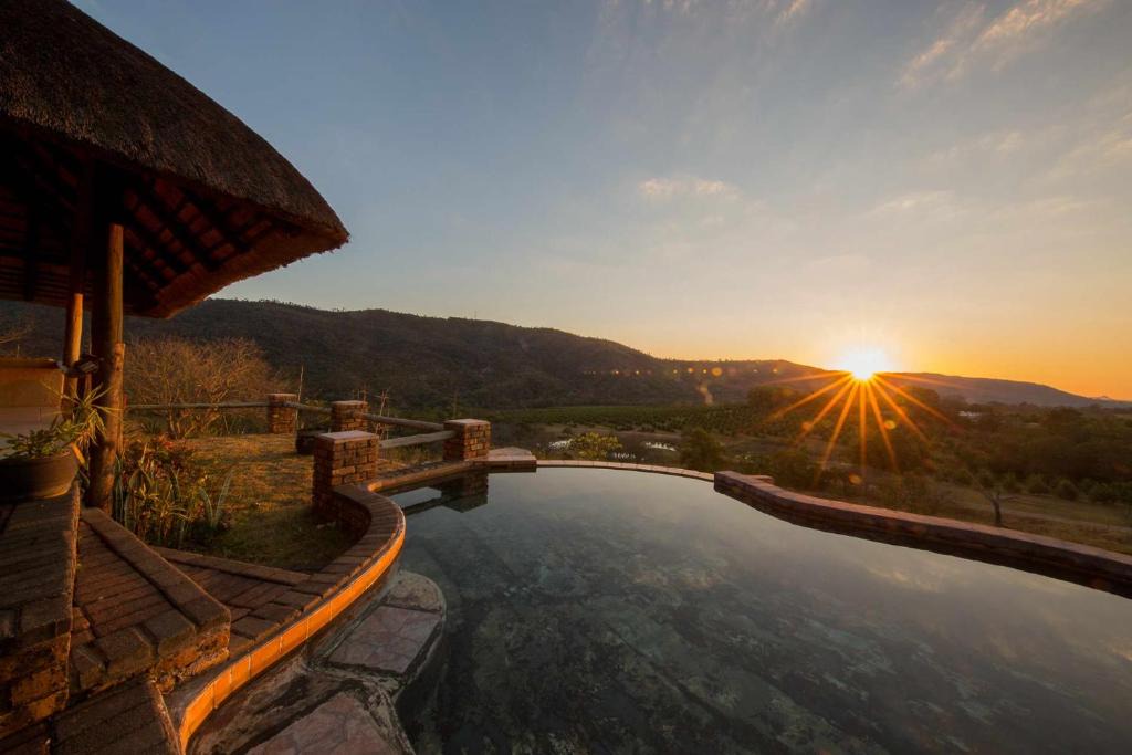 Hazyview Cabin | Lions Rock Rapids - Lodge