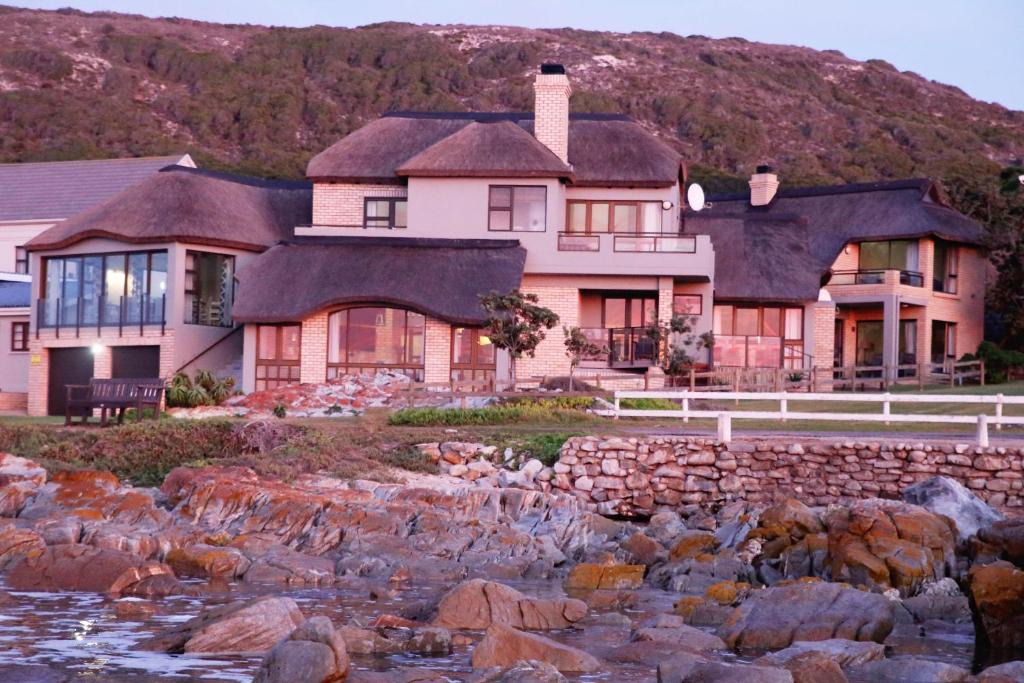 Jongensfontein House | Little Rock Guesthouse