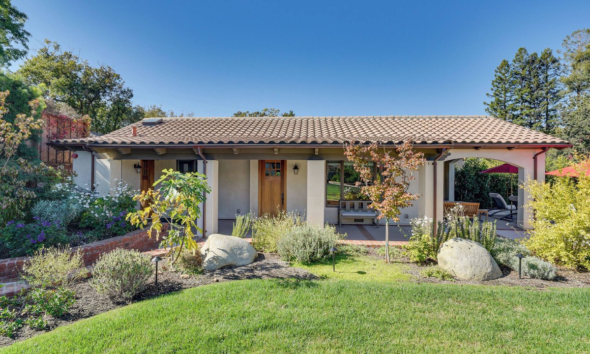 Monte Sereno Cottage | Los Gatos Guest Cottage: 2 Mi to Netflix HQ!