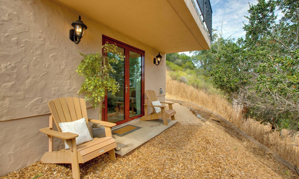 Belmont Apartment | Lovely Belmont Apartment w/Stunning Views!