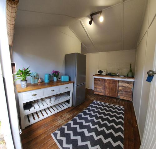 Sunnydale Apartment | Lovely Cabin with private garden