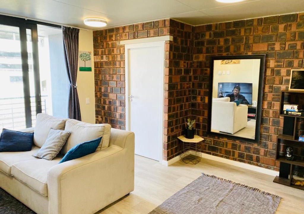 Observatory Apartment | Lovely open and sunny 2 bedroom apartment
