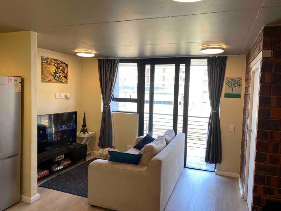 Observatory Apartment | Lovely open and sunny 2-bedroom apartment