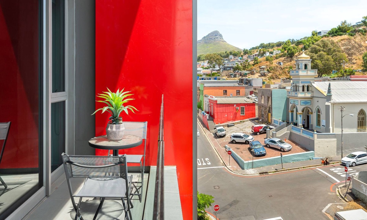 Bo'Kaap Apartment | Luxe De Waterkant Apartment ϟ No Loadshedding ϟ
