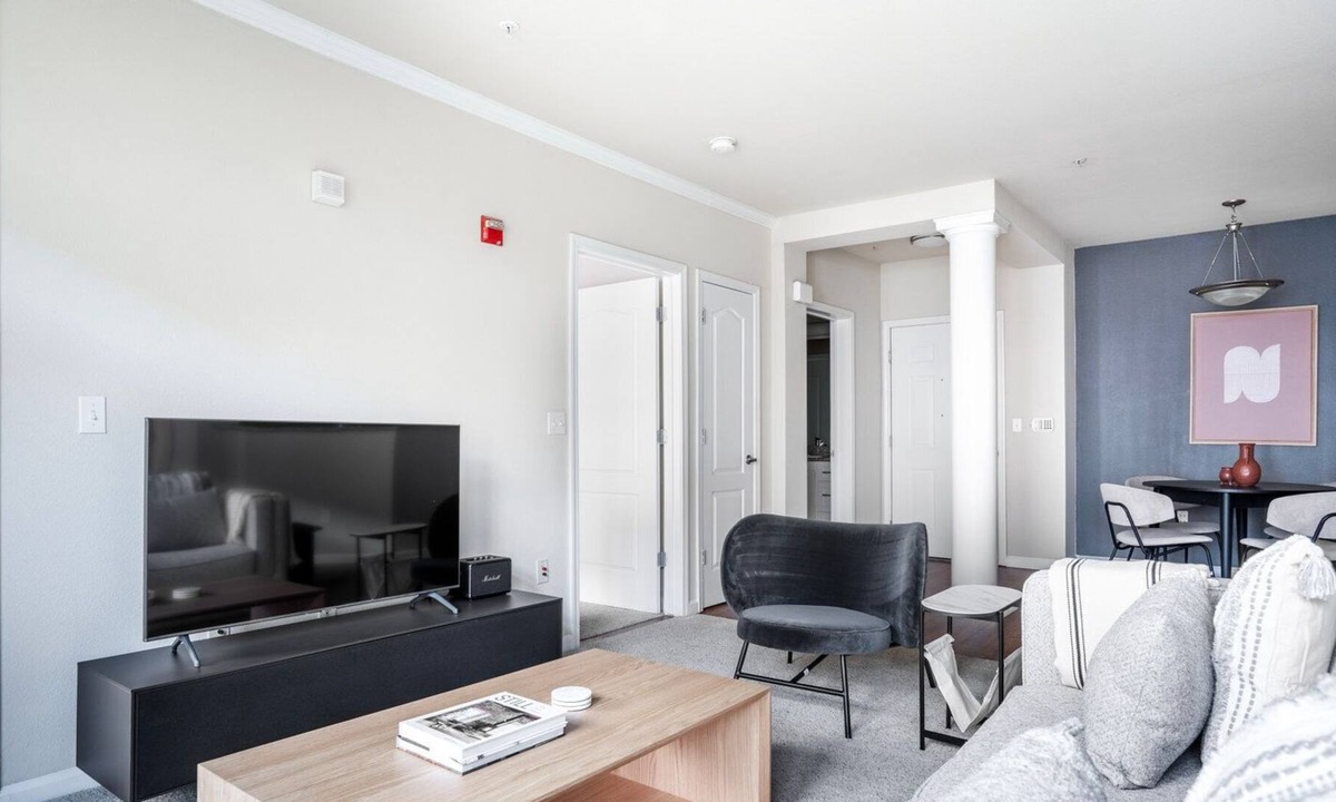 Hillsdale Apartment | Luxe San Mateo 2BR w/ W/D, Lounge & Pool, nr hospital, by Blueground