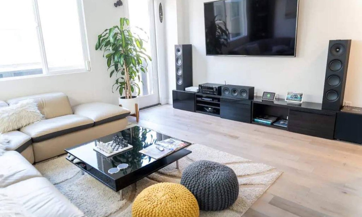 Ralph Bunche House | Luxurious 3-bedroom townhouse in Oakland