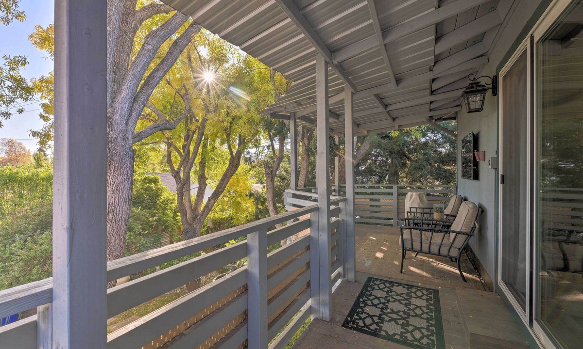 Lodi Apartment | Luxurious Downtown Lodi Apartment in Wine Country!