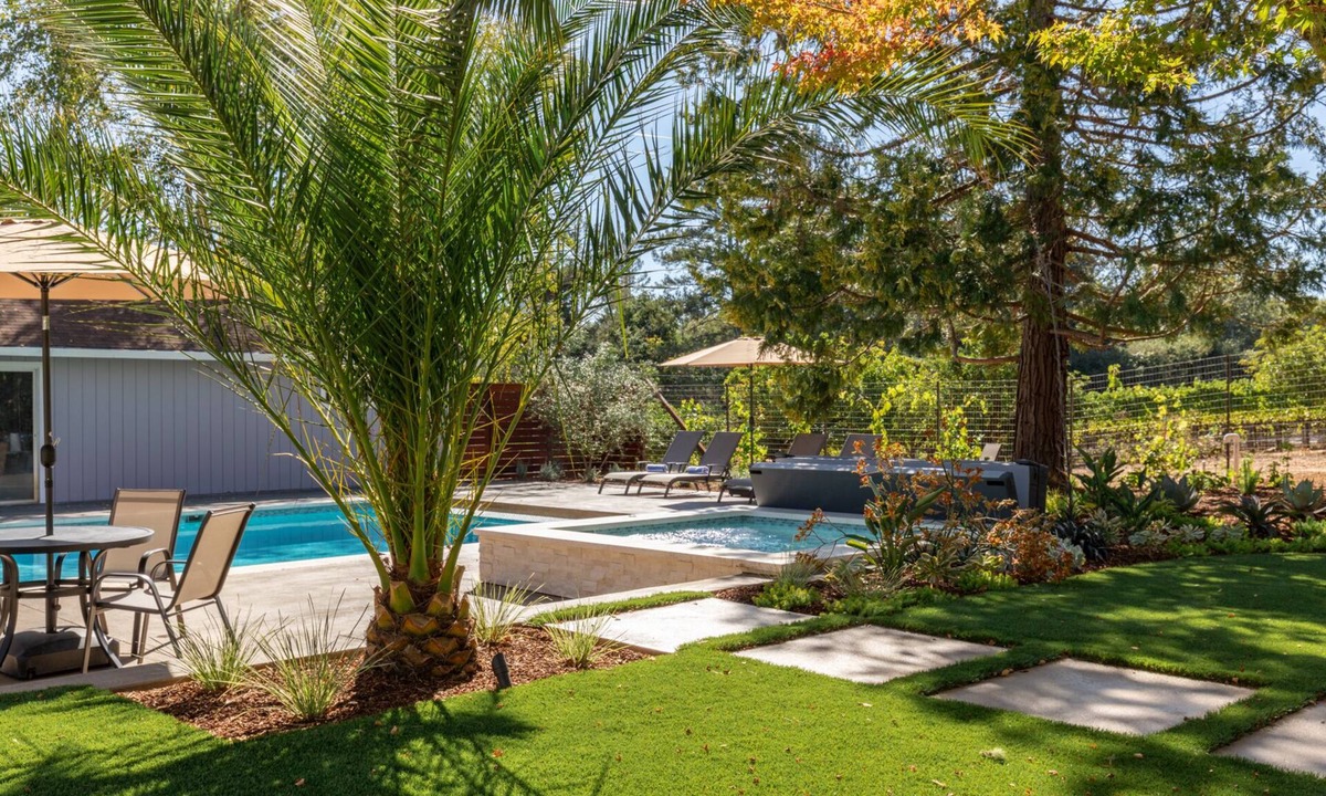 Graton House | Luxurious Retreat In The Vineyards Green Valley Oasis
