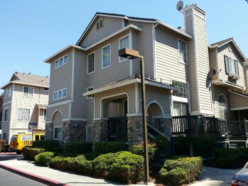 North San Jose Villa | Luxury Executive Townhome in San Jose Ideal for Business, Extended Stays