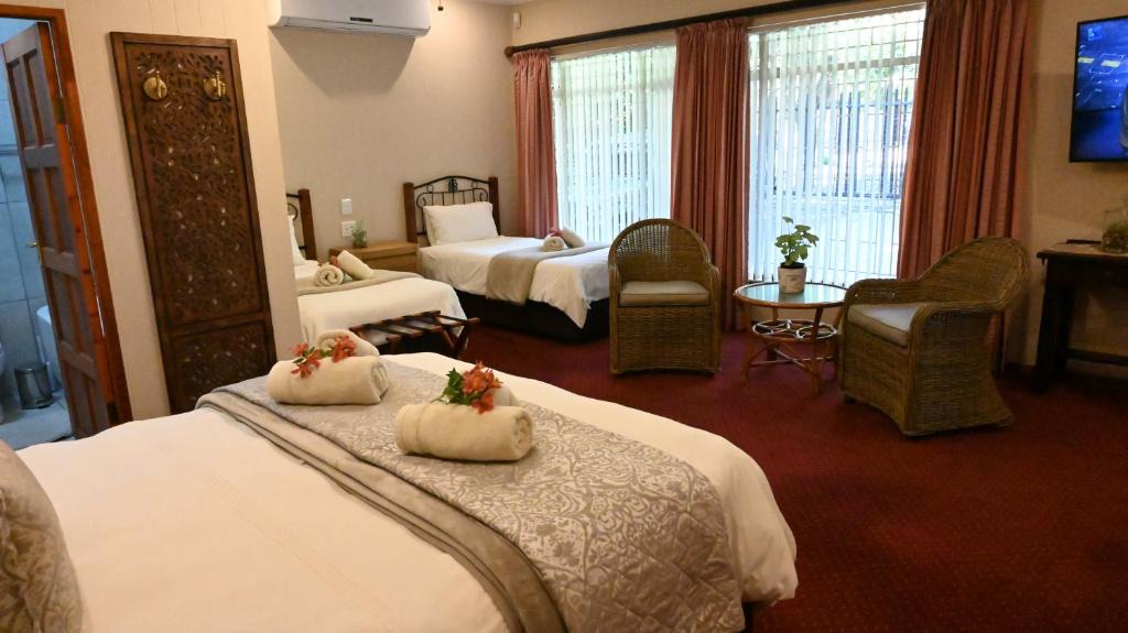 Middelburg House | LUXURY FAMILY EN-SUITE ROOM @ 4 STAR GUEST HOUSE