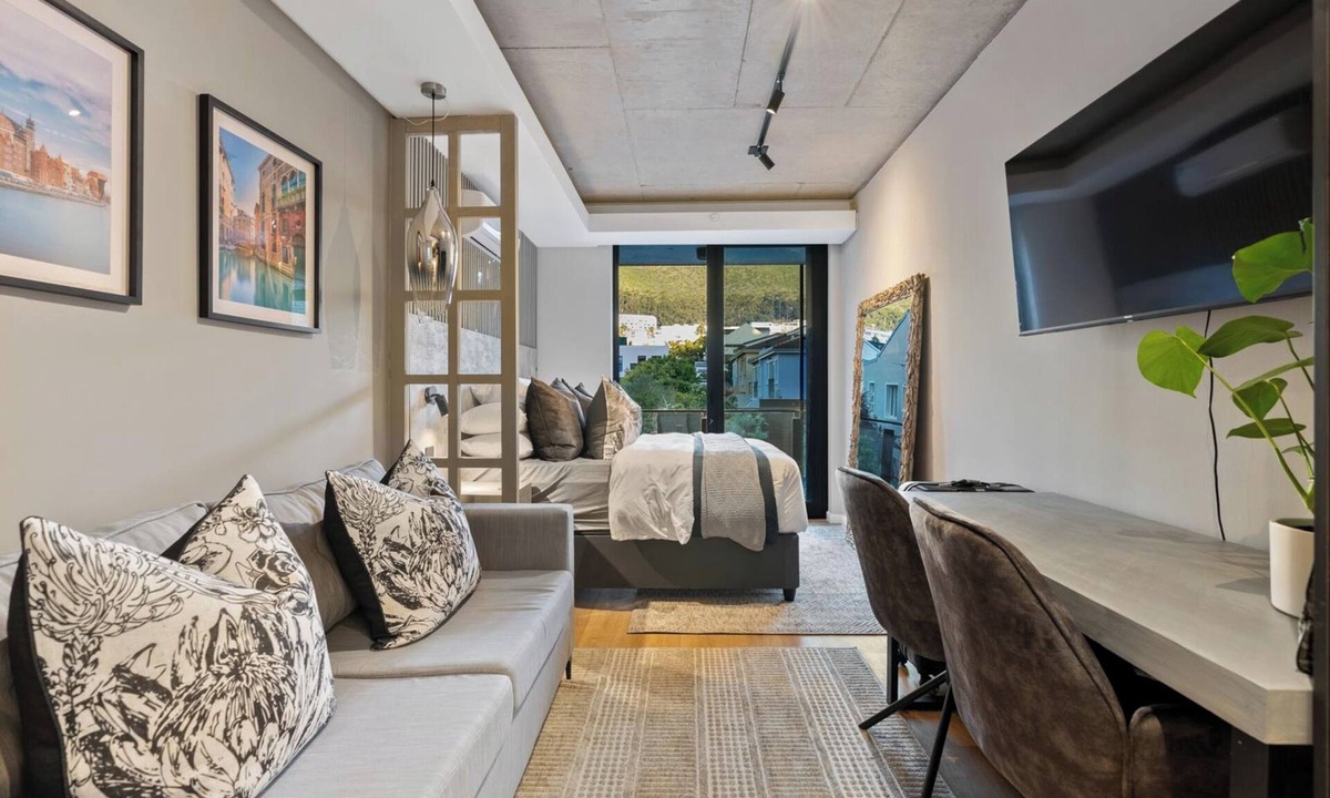 Cape Town Apartment | Luxury Living @ Station House | No loadshedding