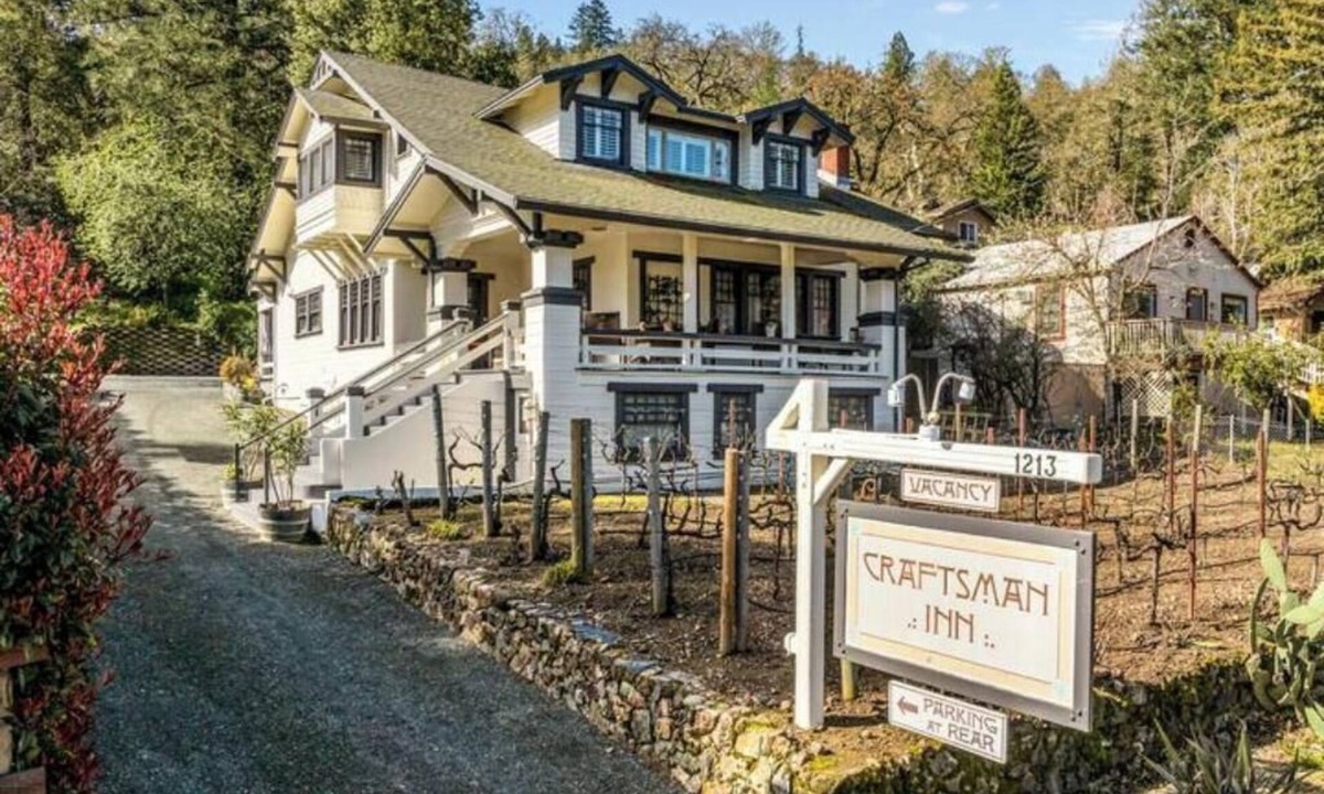 Calistoga House | Luxury Retreat with 5 King Suites Near Napa Valley Wineries & Downtown Calistoga