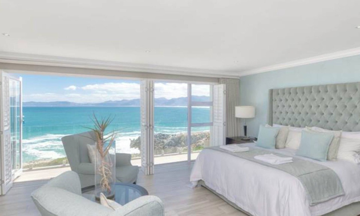 De Kelders Villa | Luxury villa with ocean views in De Kelders