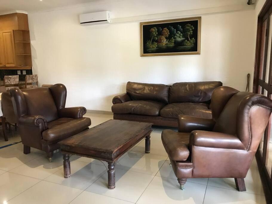 Shelly Beach Apartment | Luxury3 bedroom 6 sleeper penthouse apartment in Shellybeach