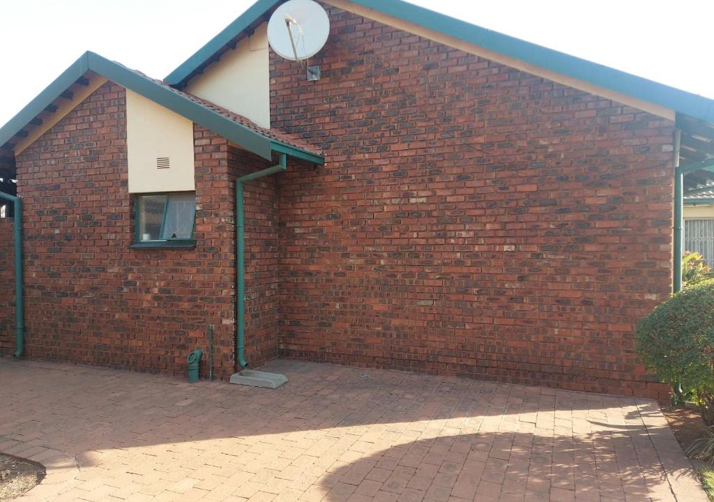 Middelburg Villa | Madimetja' Villa Hospitality