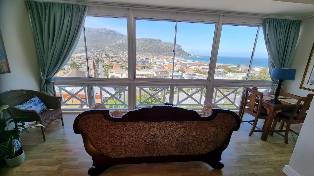 Fish Hoek Apartment | Magical Seaview Penthouse with Own Pool, Board Game Room, Wellness Room & Hot Tub
