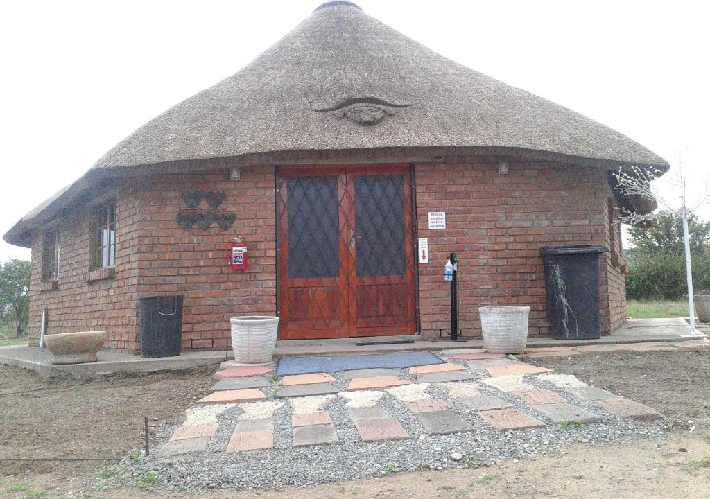 Komani Bed & Breakfast | Maidenhead Farm Lodge