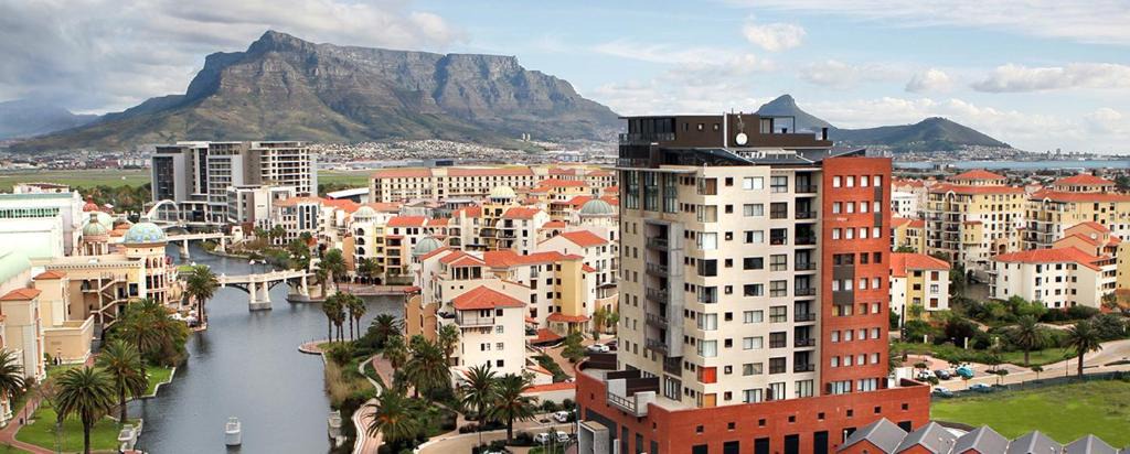 Century City Apartment | Manhattan Suite-Canal Walk Mall