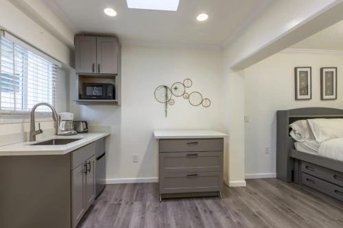 North Central House | Marbella Lane - Adorable and Quiet Studio