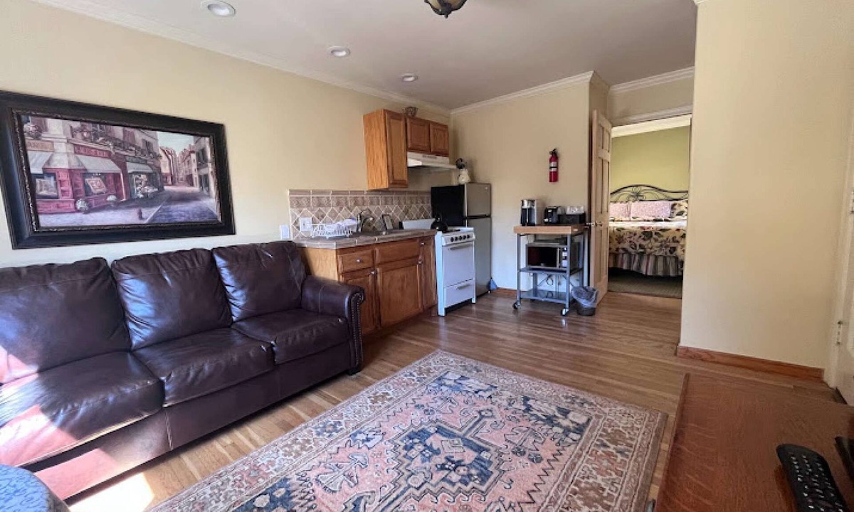 Marina District House | Marina Motel - King Suite with Garage