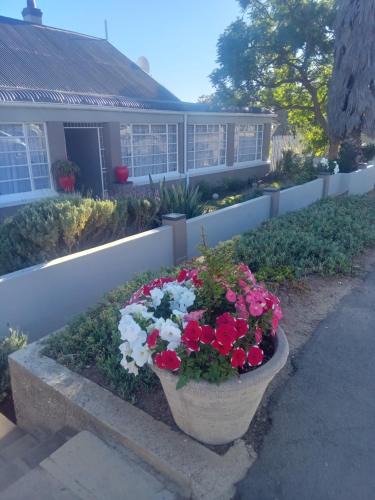 Uniondale House | Mayors Rest on 44