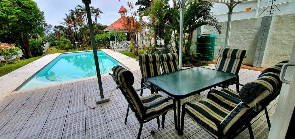 Ramsgate Beach House | Meyershof - Sleeps 12 - Ideal Holiday Home Destination