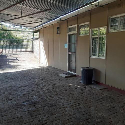 Gariepdam Apartment | Midway Accommodation