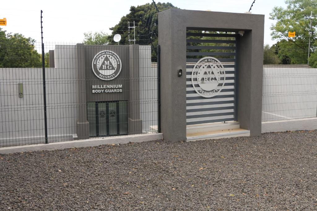 Hartbeespoort Apartment | Millennium Body Guards Guesthouse