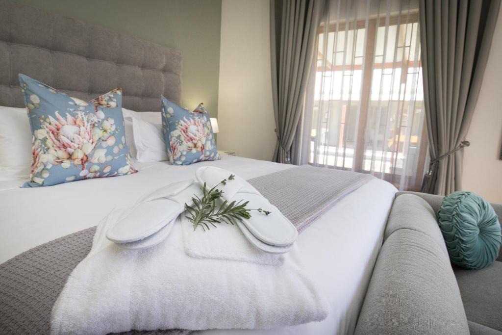 Montagu House | Mirihof Retreat and Olive Estate