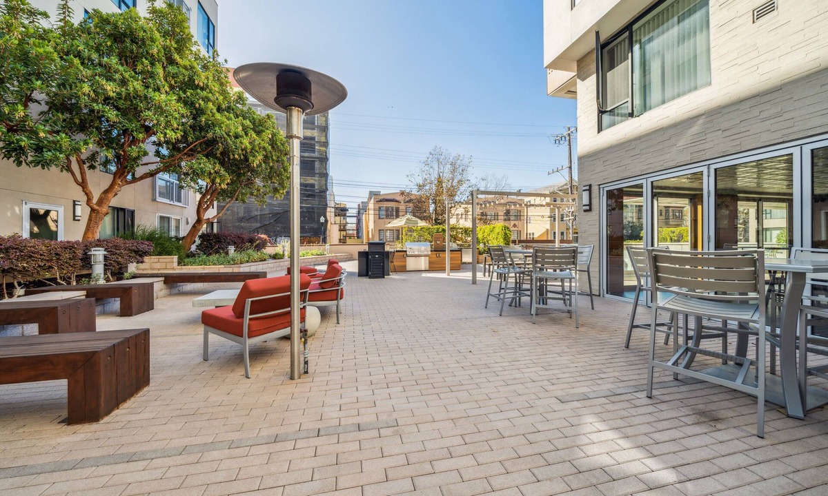 Inner Mission Apartment | Mission 1 BR w/Office by Anyplace - 11454
