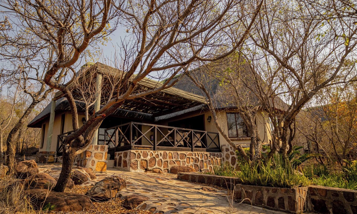 Mookgopong House | Mmakuba Private Game Lodge, Deluxe Chalet 8B