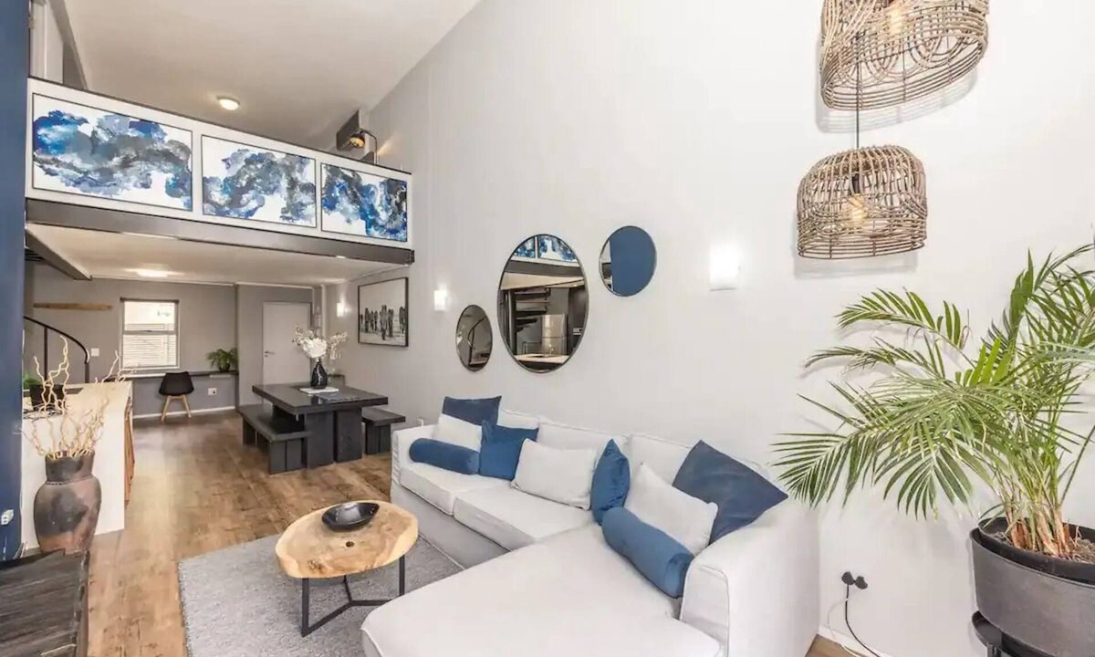 Bo'Kaap Apartment | Modern 1BR in De Waterkant w/Table Mountain Views!nn
