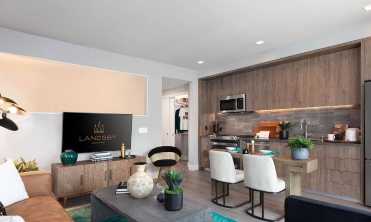 The Crossings Condo | Modern 2BR Condo at Landsby – Hot Tub & Pool, Relax