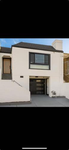 Outer Mission Apartment | Modern 2BR Driveway Parking Pet Friendly nearby ocean