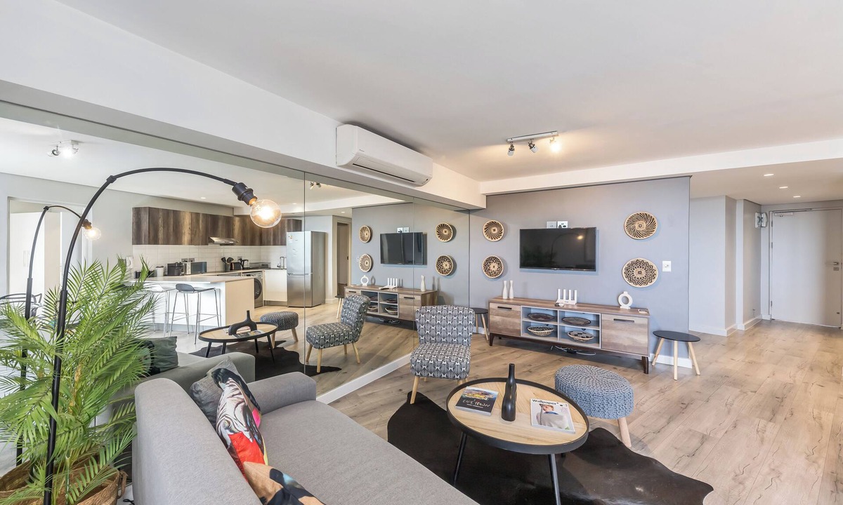 Cape Town City Centre Apartment | Modern Apartment in Trendy De Waterkant