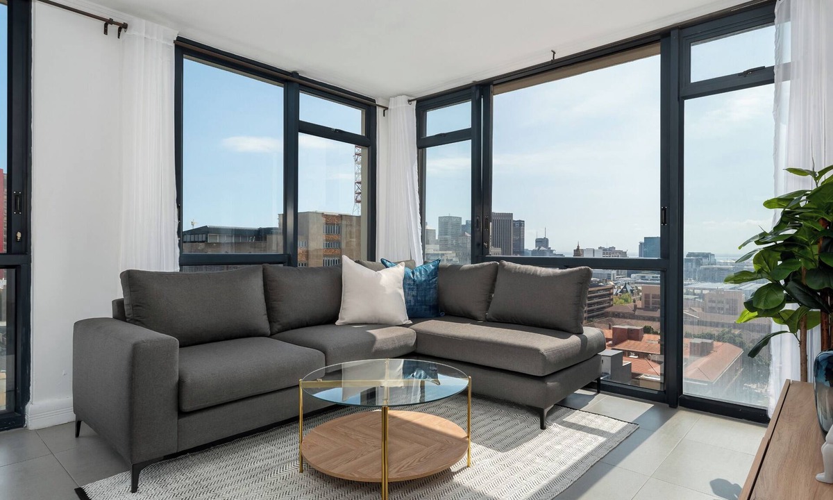 Cape Town City Centre Apartment | Modern CBD Apartment | Mountain Views
