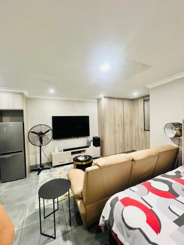 Vanderbijlpark Apartment | Modern Comfort with Easy Access Everywhere
