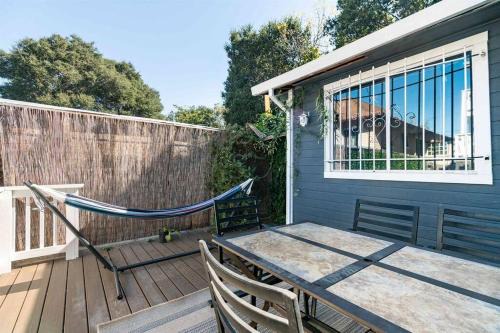 Mosswood House | Modern Cottage near many conveniences