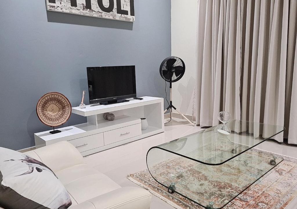 Beacon Bay Villa | Modern Executive Unit