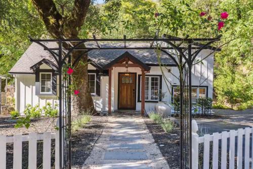 Kenwood House | Modern Organic Home with Backyard Creek near State Park