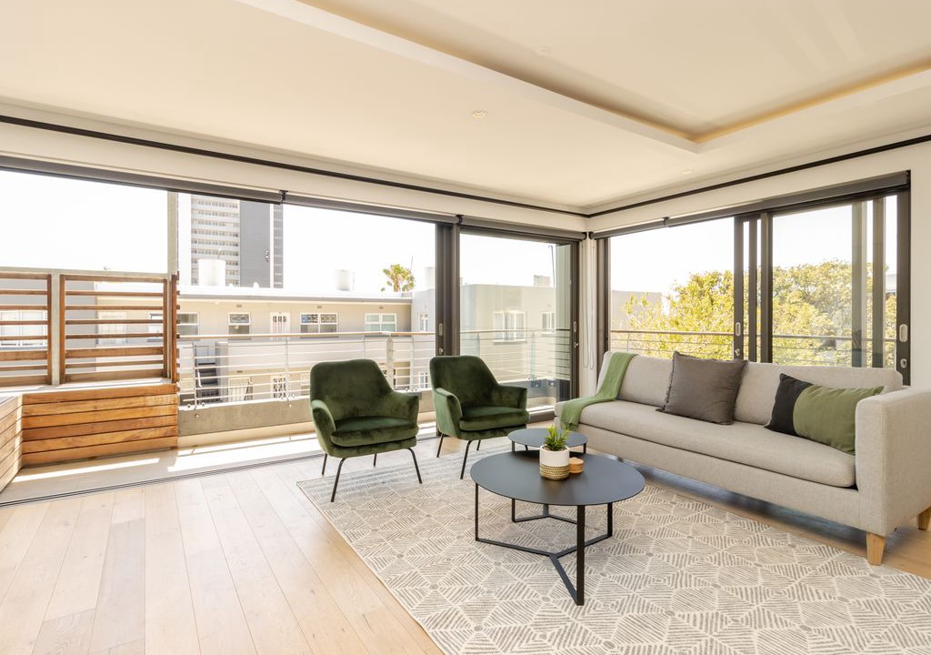 Sea Point Apartment | Modern & Spacious 2-Bedroom Apartment in Cape Town