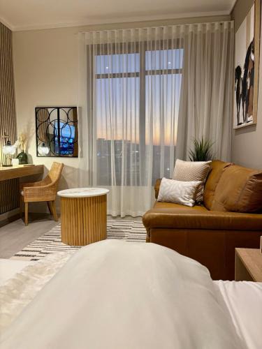 Menlyn Apartment | Modern Studio in Menlyn Maine