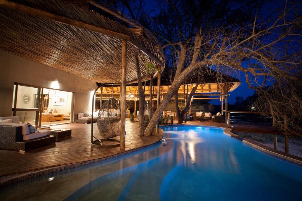 Thorny Bush Game Reserve Cabin | Moditlo River Lodge