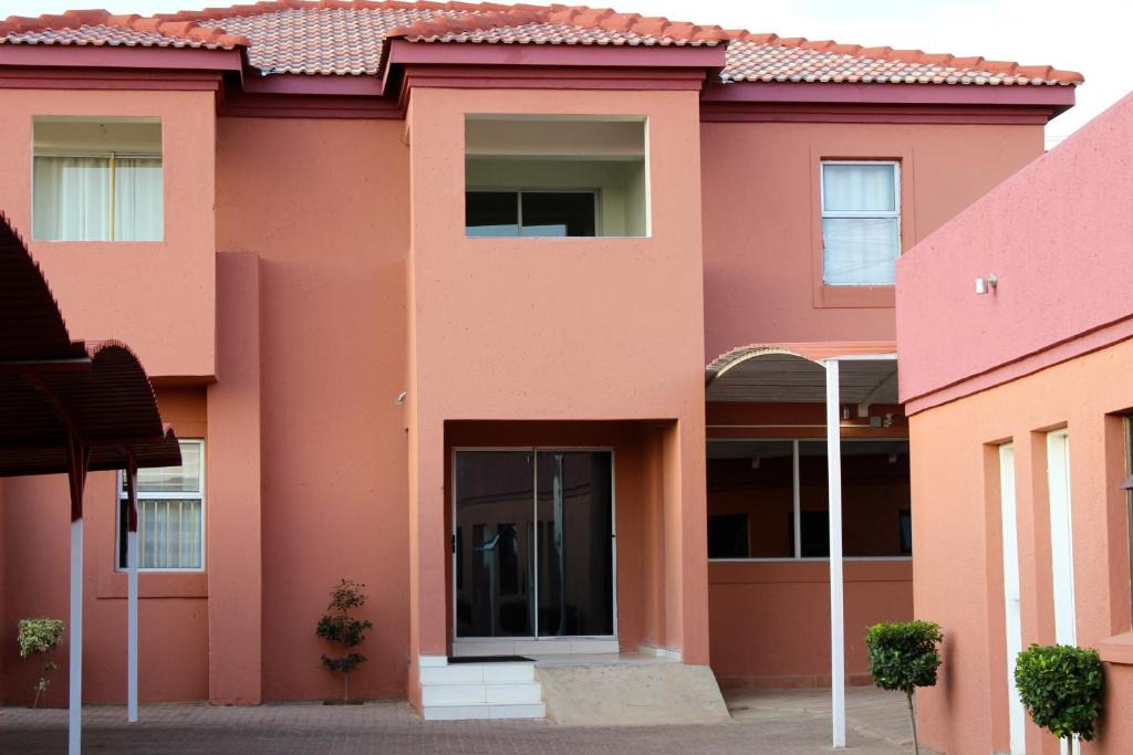 Moses Kotane House | Mogwase Guesthouse