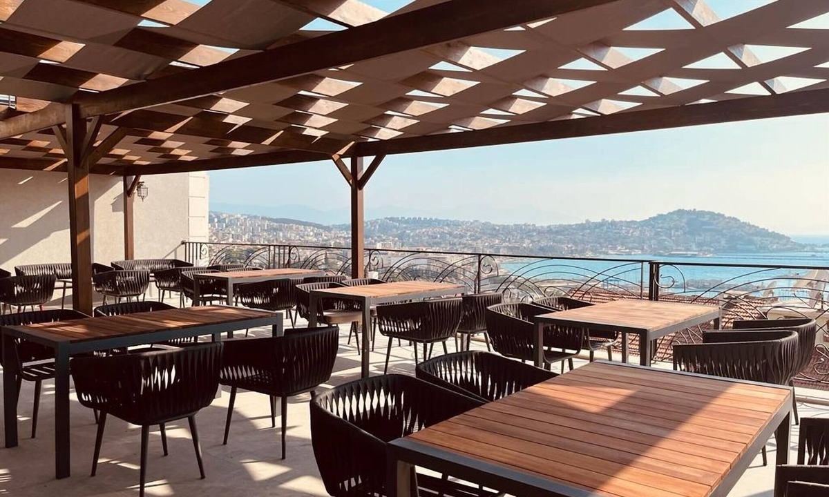 Kusadasi City Centre Bed & Breakfast | Monalisa