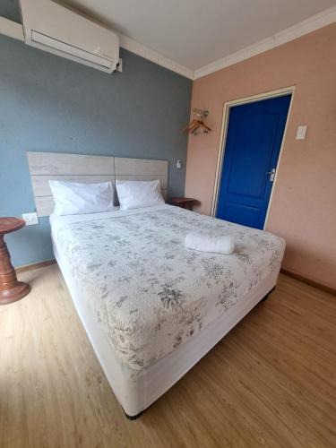 Kareeberg Apartment | Monarch Guest House