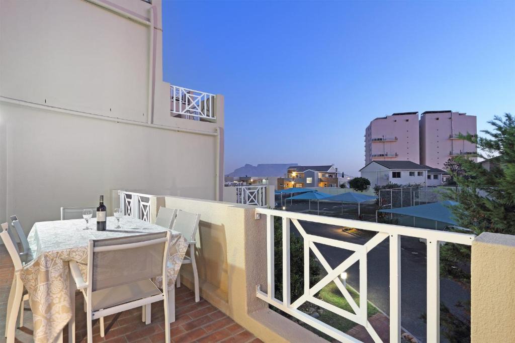 West Beach Apartment | Mont Serrat 49